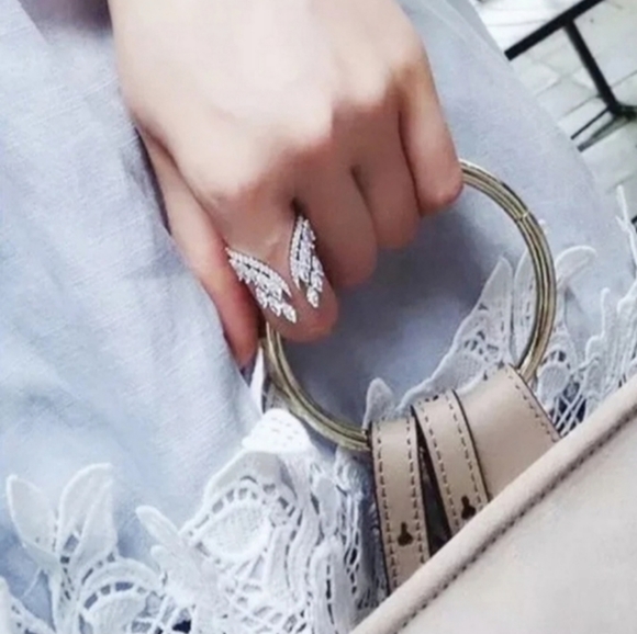 🎀Sparkling Angle Wing Ring - Picture 8 of 8